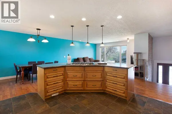 227 Cantrell Place SW, Calgary, AB T2W1X3