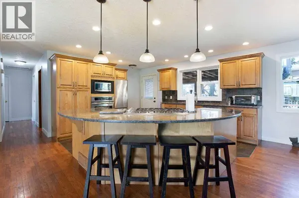 227 Cantrell Place SW, Calgary, AB T2W1X3