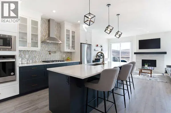 152 Cranbrook Gardens SE, Calgary, AB T3M3K6