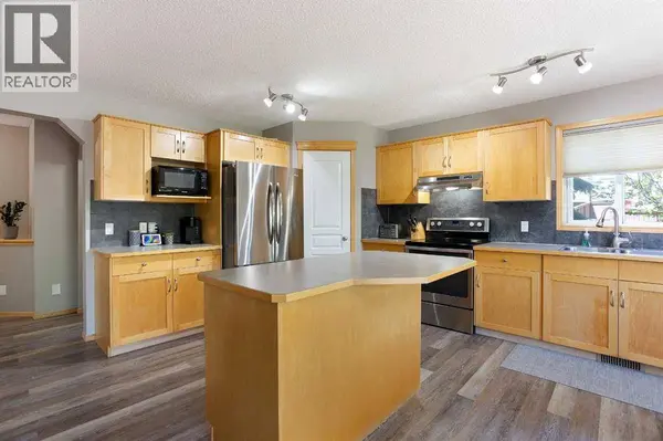 214 Tuscany Ravine Road NW, Calgary, AB T3L2W9