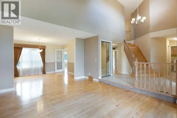 561 Woodbine Boulevard SW, Calgary, AB T2W4P5