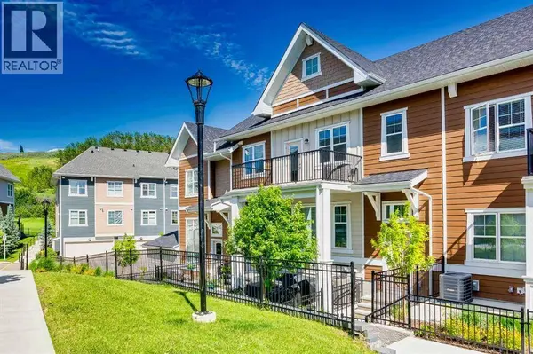 607 Cranbrook Walk SE, Calgary, AB T3M2V5