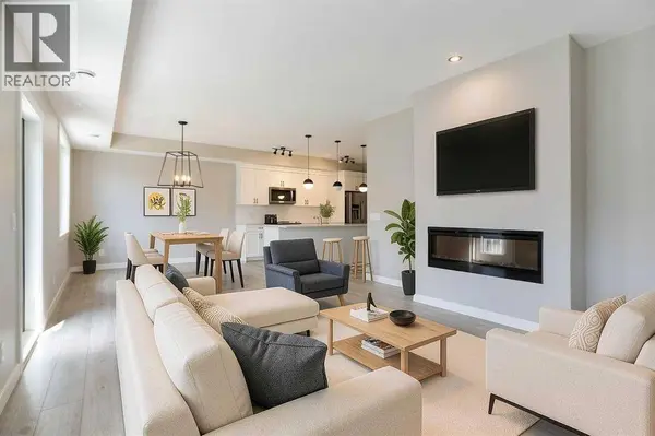 607 Cranbrook Walk SE, Calgary, AB T3M2V5