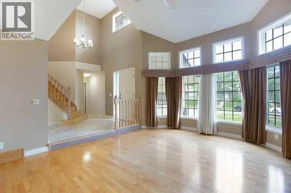 561 Woodbine Boulevard SW, Calgary, AB T2W4P5