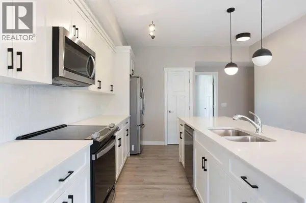607 Cranbrook Walk SE, Calgary, AB T3M2V5