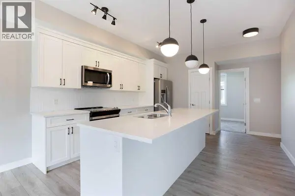 607 Cranbrook Walk SE, Calgary, AB T3M2V5