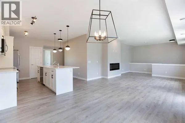 607 Cranbrook Walk SE, Calgary, AB T3M2V5