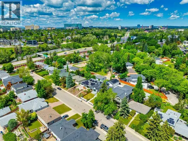 2308 9 Avenue NW, Calgary, AB T2N1E7