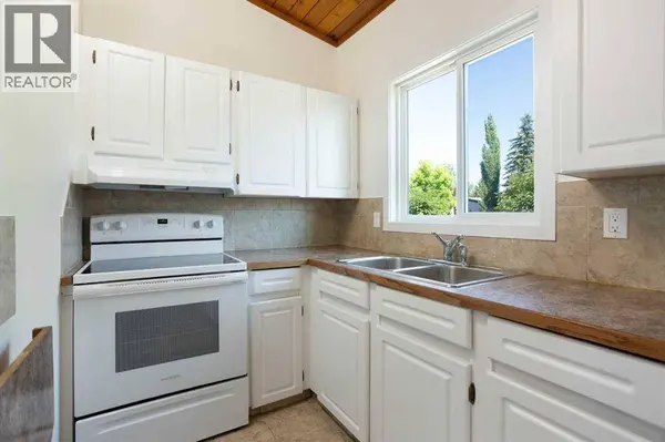 2634 Oakmoor Drive SW, Calgary, AB T2V4E7