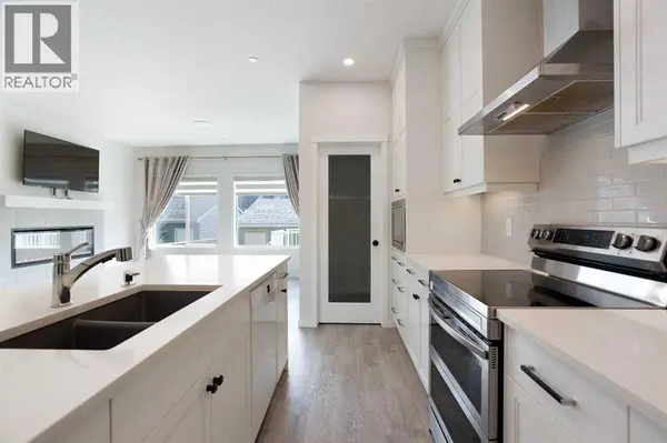 112 Lucas Street NW, Calgary, AB T3P1R6