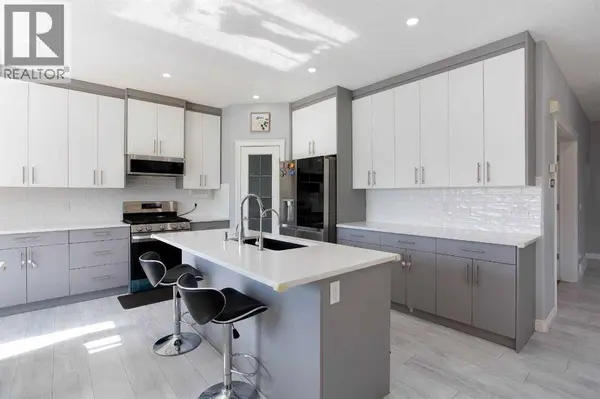 1925 Luxstone Park SW, Airdrie, AB T4B3B5