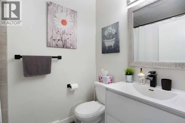 3224 14 Street NW, Calgary, AB T2K1H8