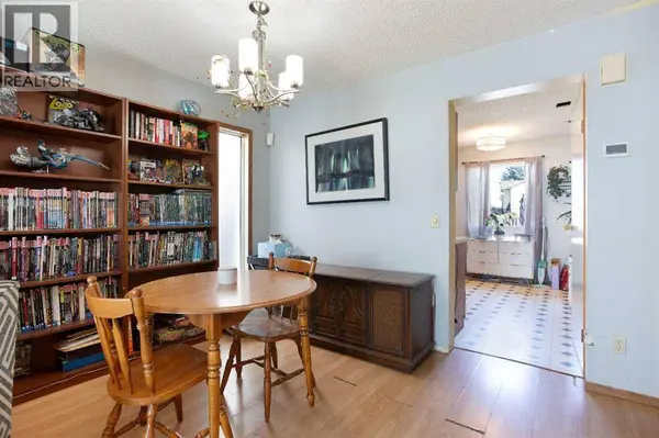 28 Martinview Road NE, Calgary, AB T3J2X8
