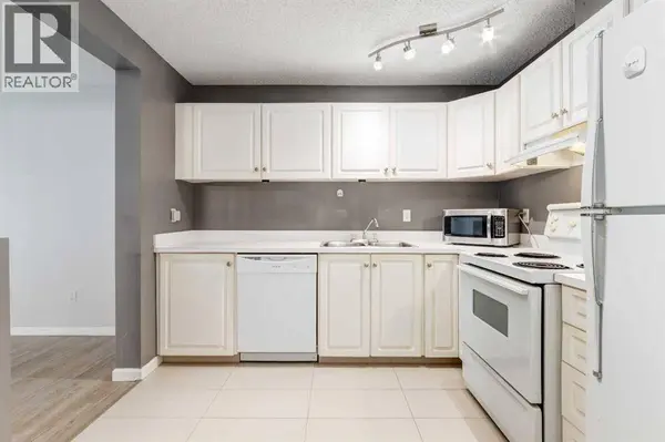 4203, 385 Patterson Hill SW, Calgary, AB T3H2P3