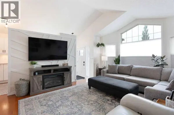 1105 Country Hills Circle NW, Calgary, AB T3K4W9