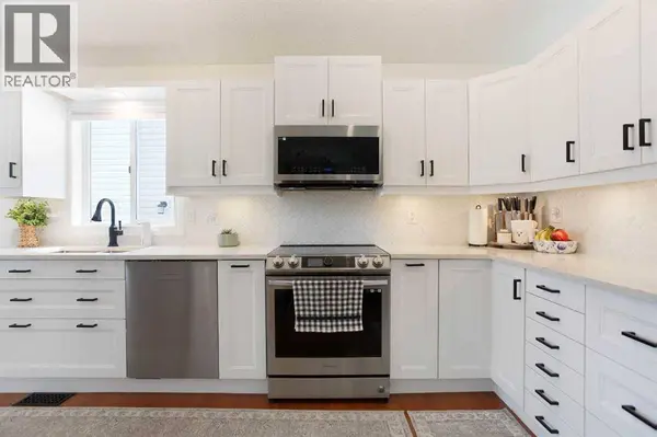 1105 Country Hills Circle NW, Calgary, AB T3K4W9