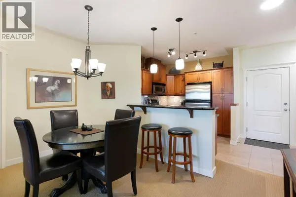 405, 10 Discovery Ridge Close SW, Calgary, AB T3H5X3