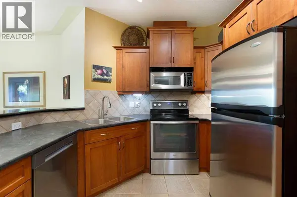 405, 10 Discovery Ridge Close SW, Calgary, AB T3H5X3