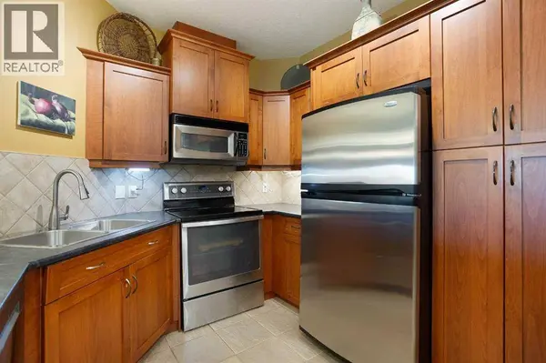 405, 10 Discovery Ridge Close SW, Calgary, AB T3H5X3