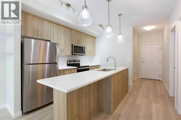 206, 71 Shawnee Common SW, Calgary, AB T2Y0R2