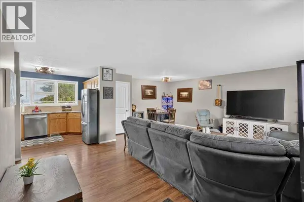 201 1 Avenue, Torrington, AB T0M2B0