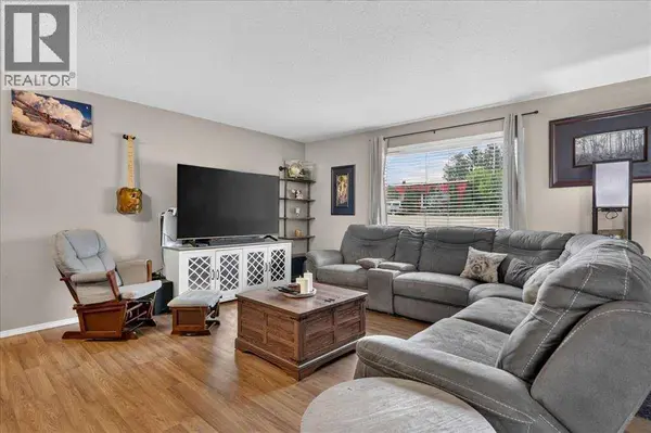 201 1 Avenue, Torrington, AB T0M2B0