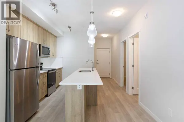 206, 71 Shawnee Common SW, Calgary, AB T2Y0R2