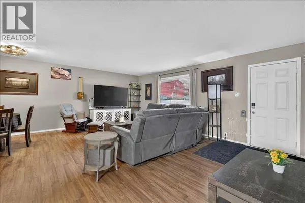 201 1 Avenue, Torrington, AB T0M2B0