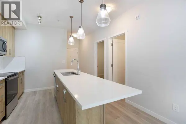 206, 71 Shawnee Common SW, Calgary, AB T2Y0R2