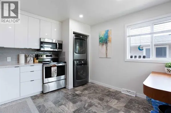 3222/3224 14 Street NW, Calgary, AB T2K1H8