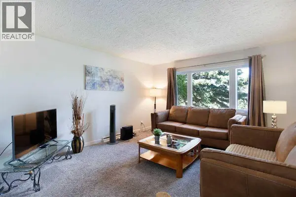 3222/3224 14 Street NW, Calgary, AB T2K1H8