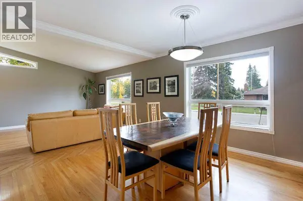 4 Wildwood Drive SW, Calgary, AB T3C3C5