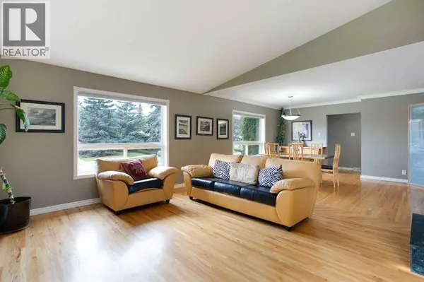 4 Wildwood Drive SW, Calgary, AB T3C3C5
