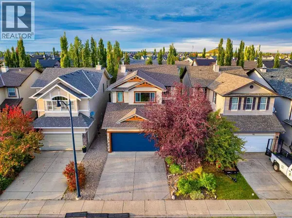 66 Cougarstone Close SW, Calgary, AB T3H5J4