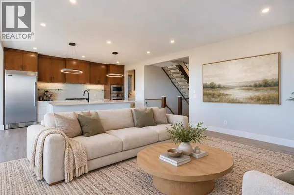 96 Walcrest View SE, Calgary, AB T2X4G3