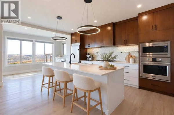 96 Walcrest View SE, Calgary, AB T2X4G3