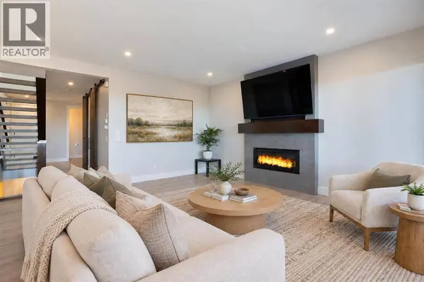 96 Walcrest View SE, Calgary, AB T2X4G3