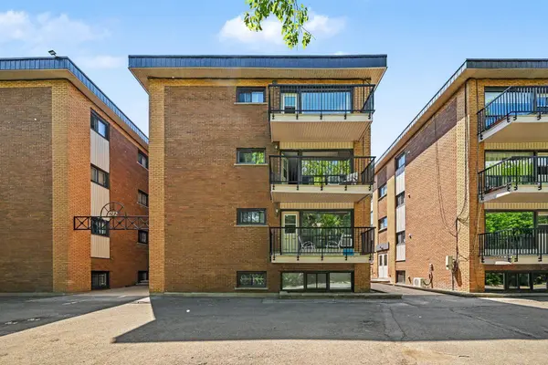 272 Beechwood AVE #15, Vanier And Kingsview Park, ON K1L 8A6