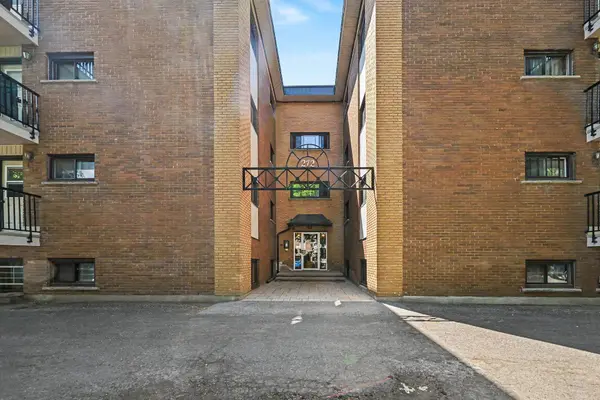 272 Beechwood AVE #15, Vanier And Kingsview Park, ON K1L 8A6