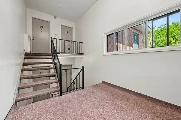 272 Beechwood AVE #15, Vanier And Kingsview Park, ON K1L 8A6