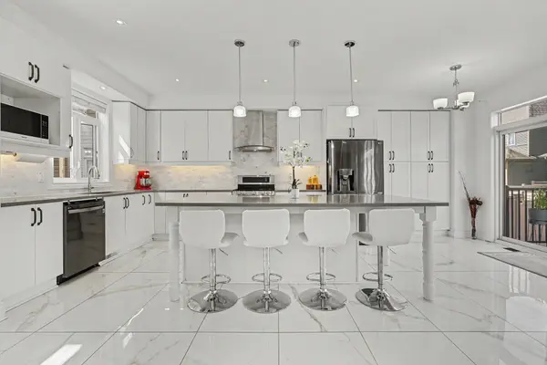 529 Peerless ST, Barrhaven, ON K2J 5P9