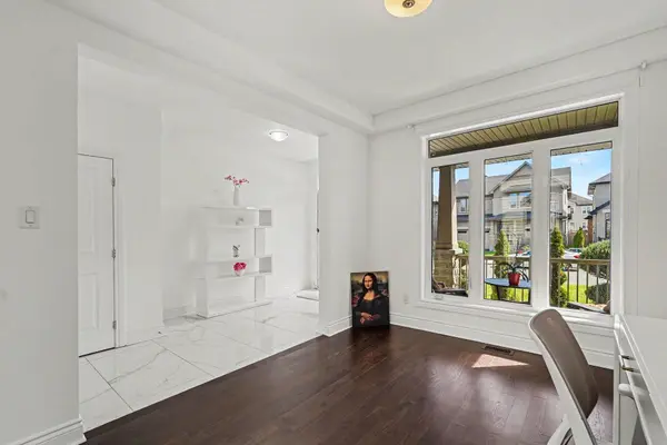 529 Peerless ST, Barrhaven, ON K2J 5P9