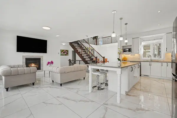 529 Peerless ST, Barrhaven, ON K2J 5P9