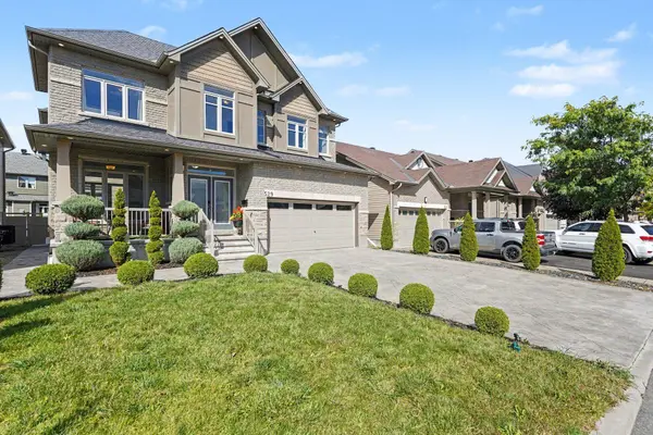 529 Peerless ST, Barrhaven, ON K2J 5P9