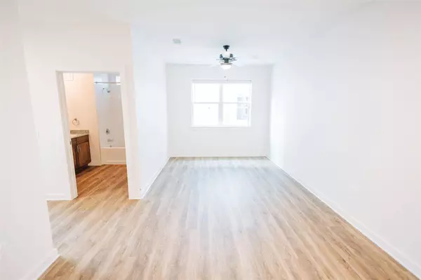 7051 Meadow Lake BLVD #8203, Austin, TX 78744