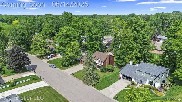 1932 Pageant Way, Delhi Charter Twp, MI 48842