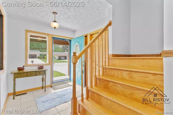 1932 Pageant Way, Delhi Charter Twp, MI 48842