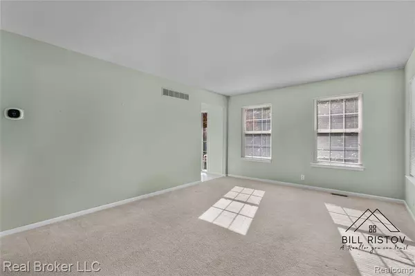 423 Dewey Street, Royal Oak, MI 48067