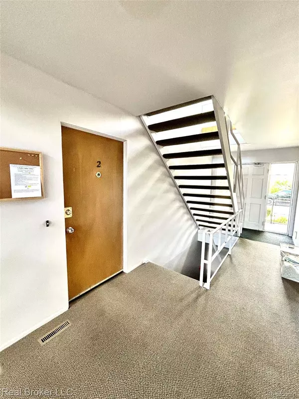 4840 Briarwood AVE #2, Royal Oak, MI 48073