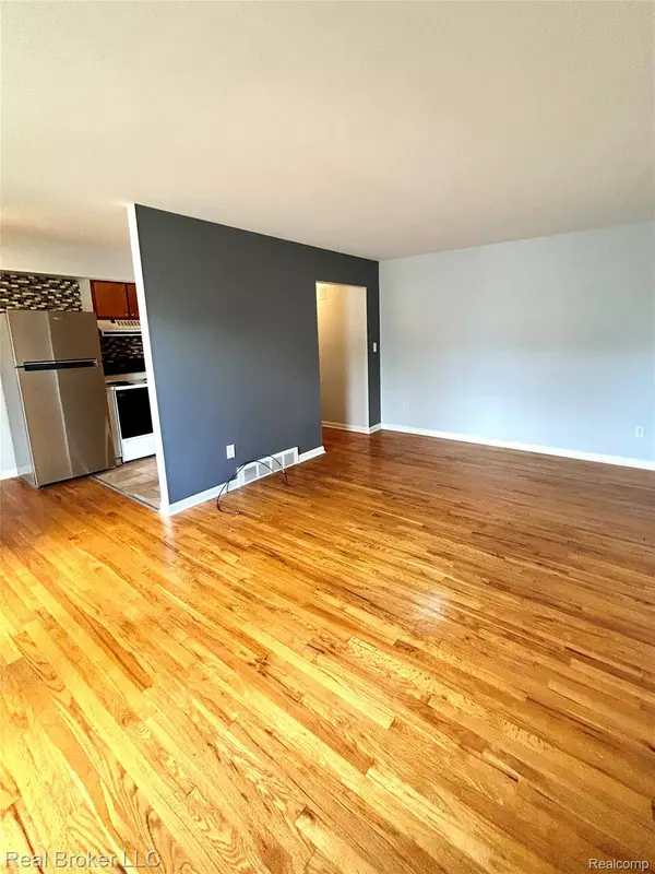 4840 Briarwood AVE #2, Royal Oak, MI 48073